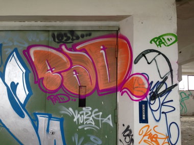 Graffiti Wall - Photo by KUBA182 - pad, kuba (2014)