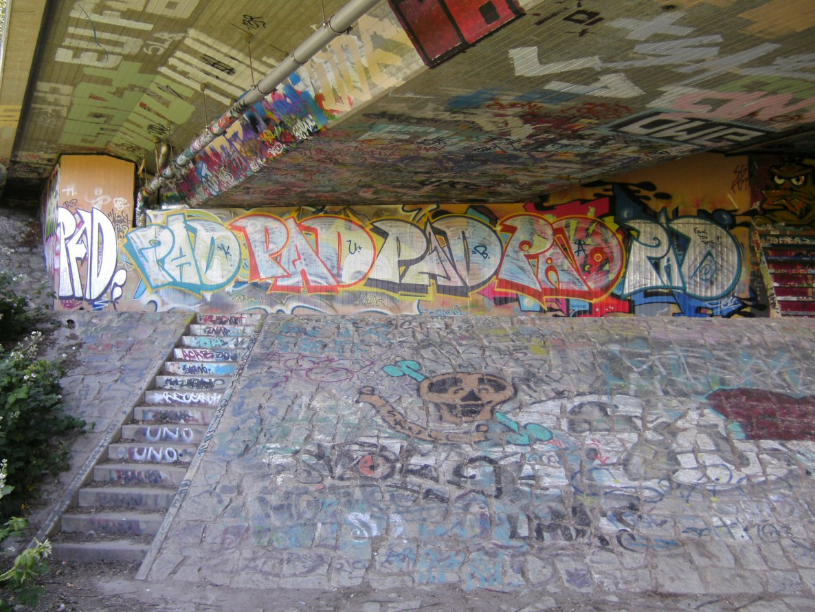 Graffiti Wall - Photo by KUBA182 - pad (2014)