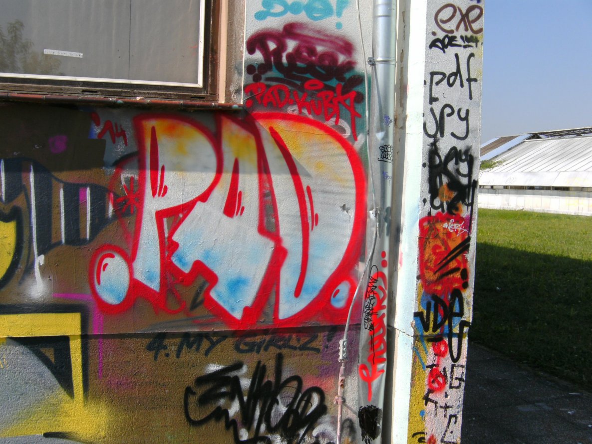Graffiti Bombing - Photo by KUBA182 - PAD, Kuba (2014)
