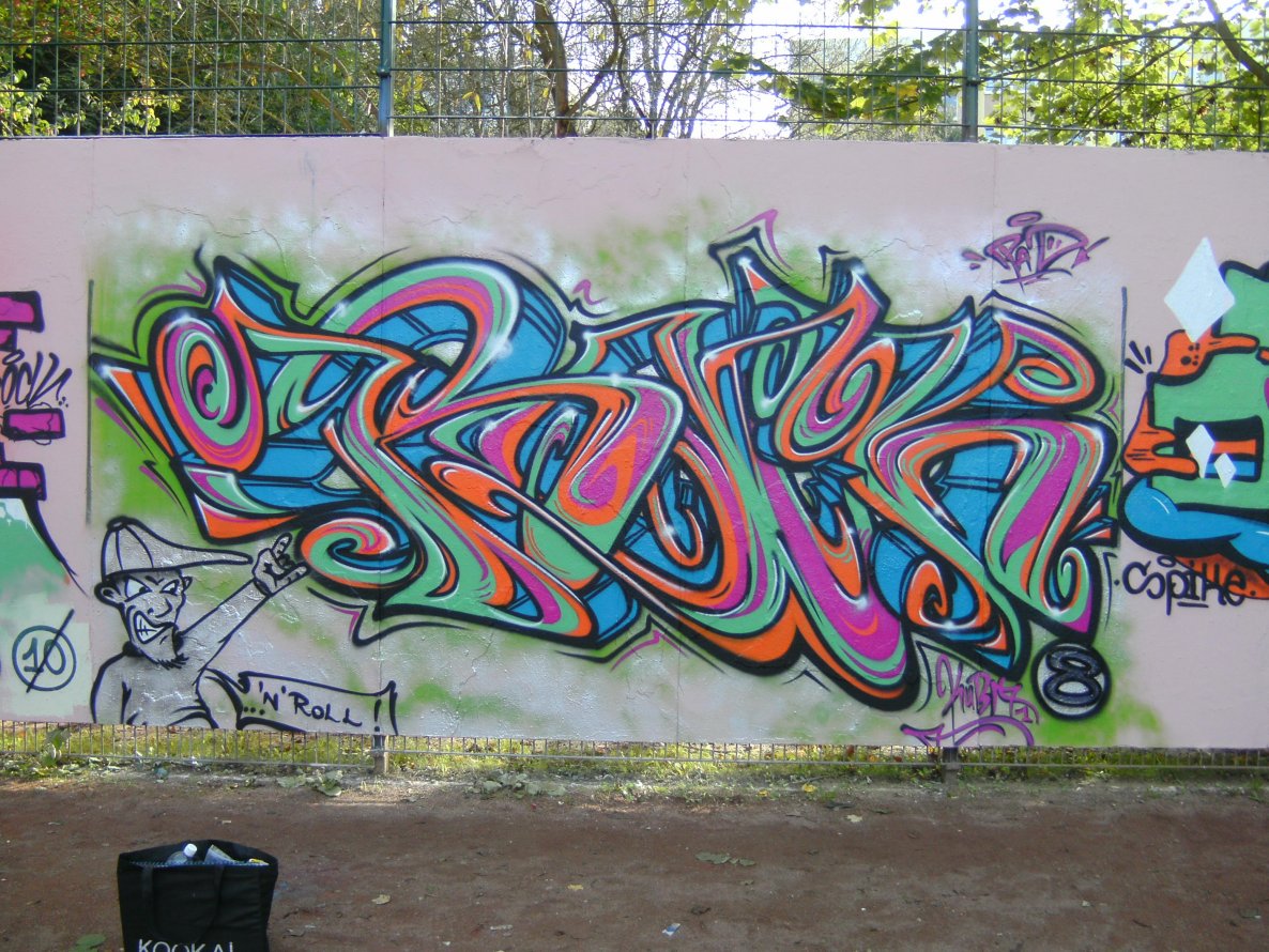 Graffiti Wall - Photo by KUBA182 - kuba, pad, spike (2014)