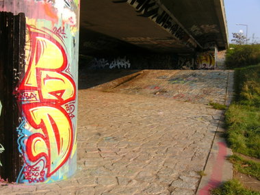 Graffiti Wall - Photo by KUBA182 - PAD, Kuba, Fluti (2014)