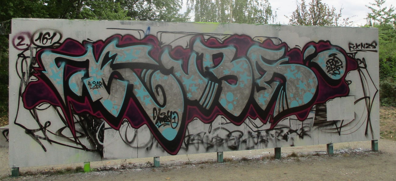 Graffiti Wall - Photo by KUBA182 - fatcap, kuba, pad (2018)