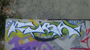 Graffiti Artwork - Photo by KUBA182 - kuba, pad (2015)