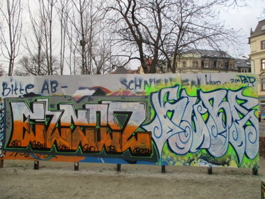 Graffiti Wall - Photo by KUBA182 - enkor, doe, usk (2015)