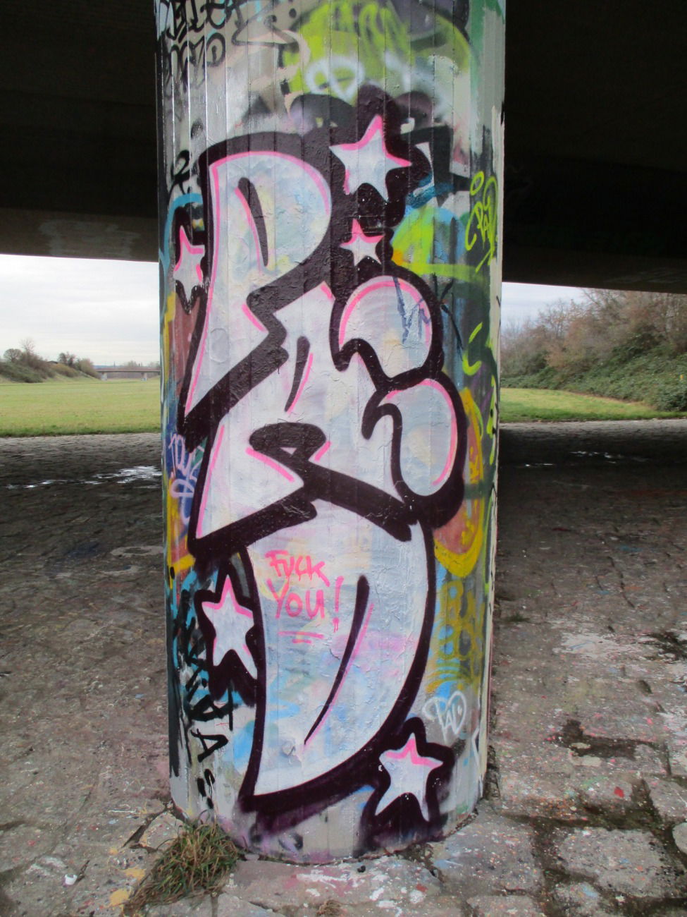 Graffiti Bombing - Photo by KUBA182 - kuba, pad (2015)