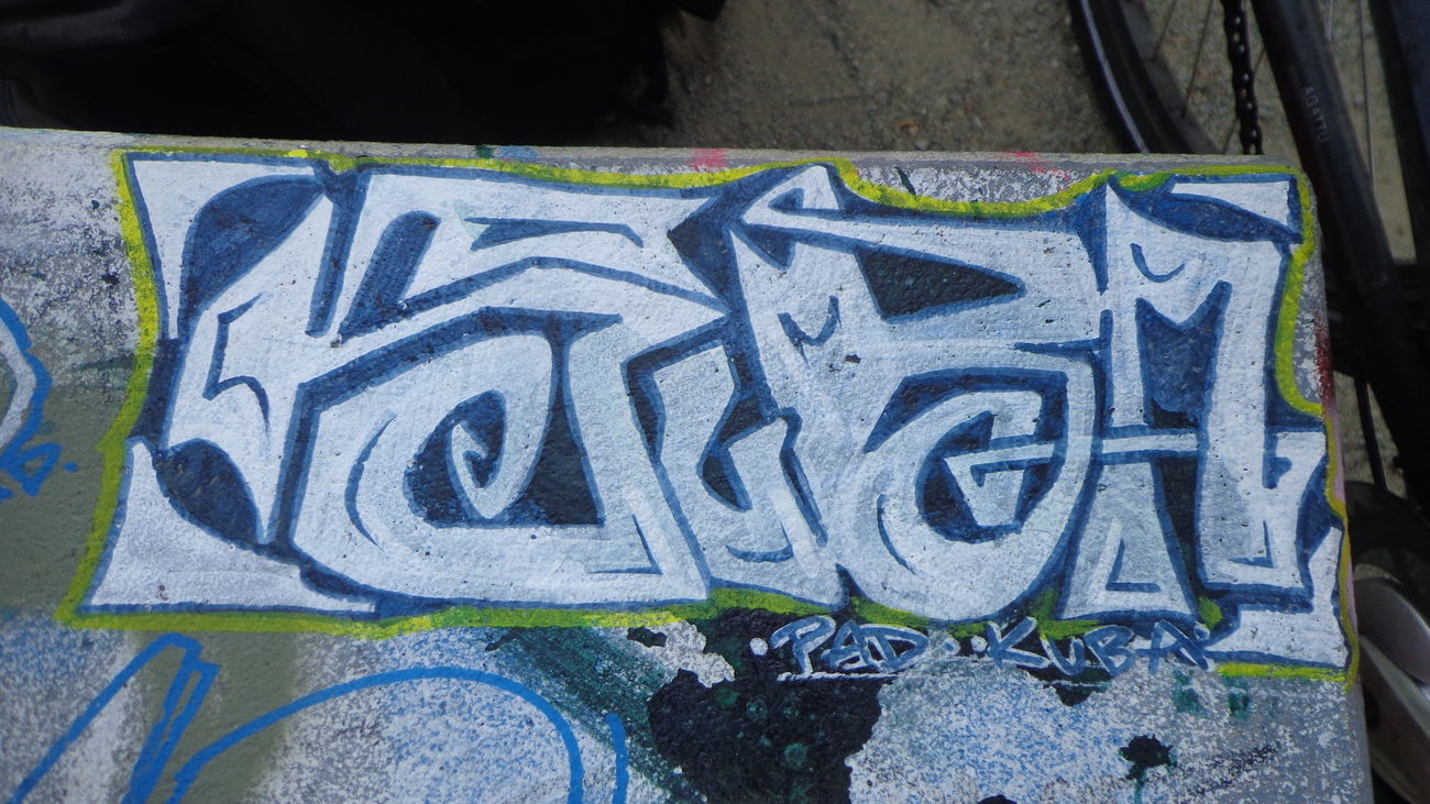 Graffiti Artwork - Photo by KUBA182 - kuba, pad (2015)