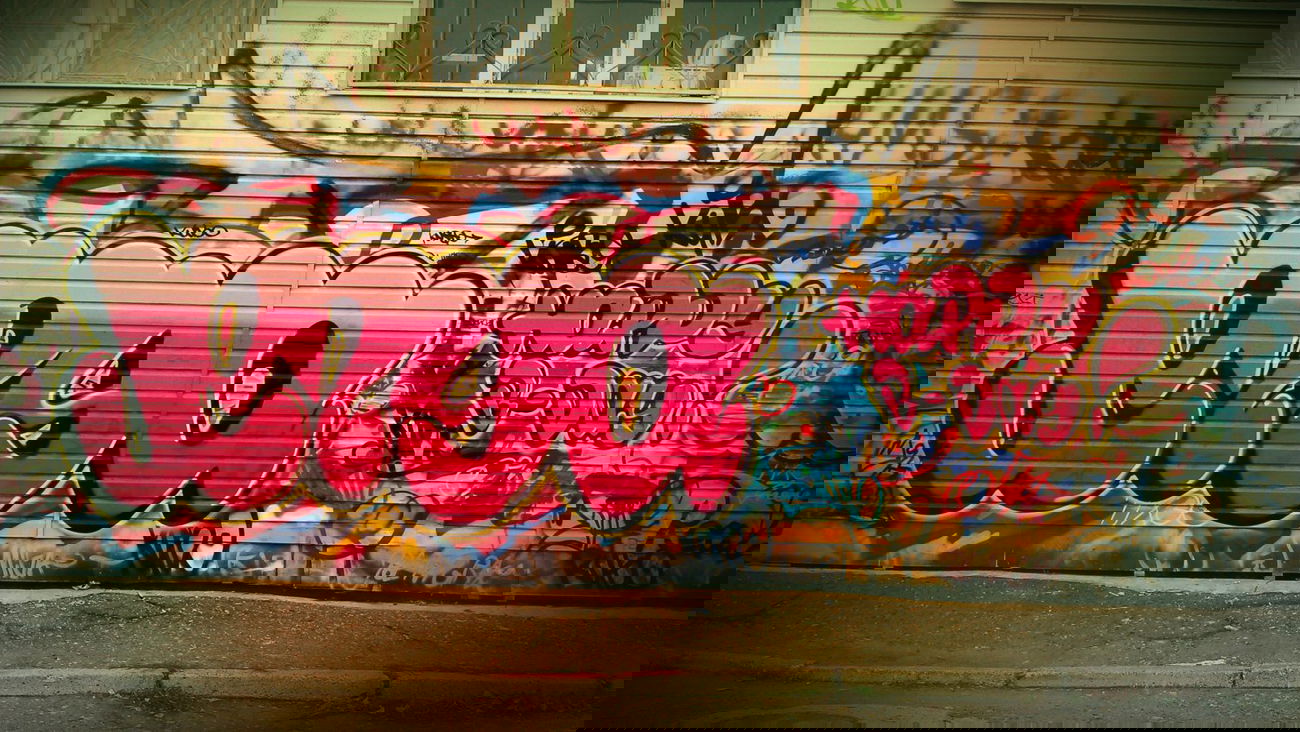 Graffiti in Russia - Photo by KUBO - happybirthday, colors (2012)