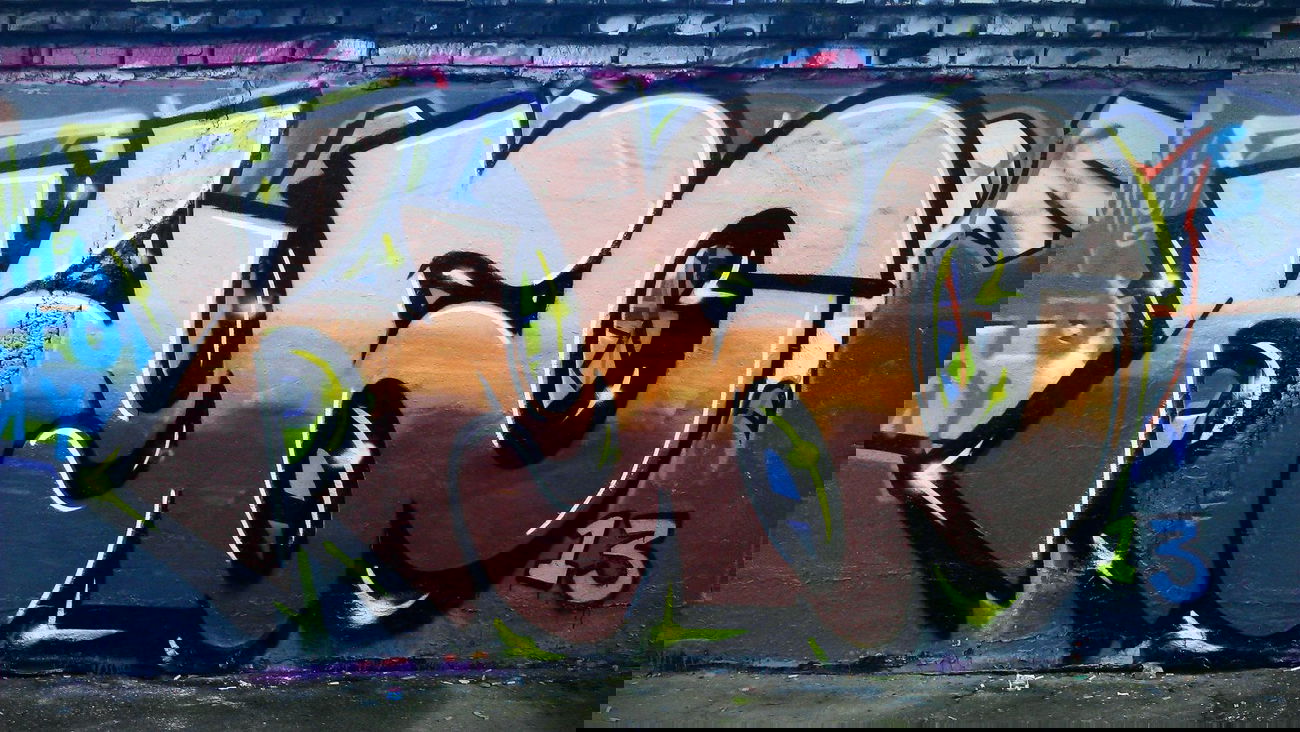 Graffiti in Russia - Photo by KUBO - colors, atmosphere, throwup (2013)