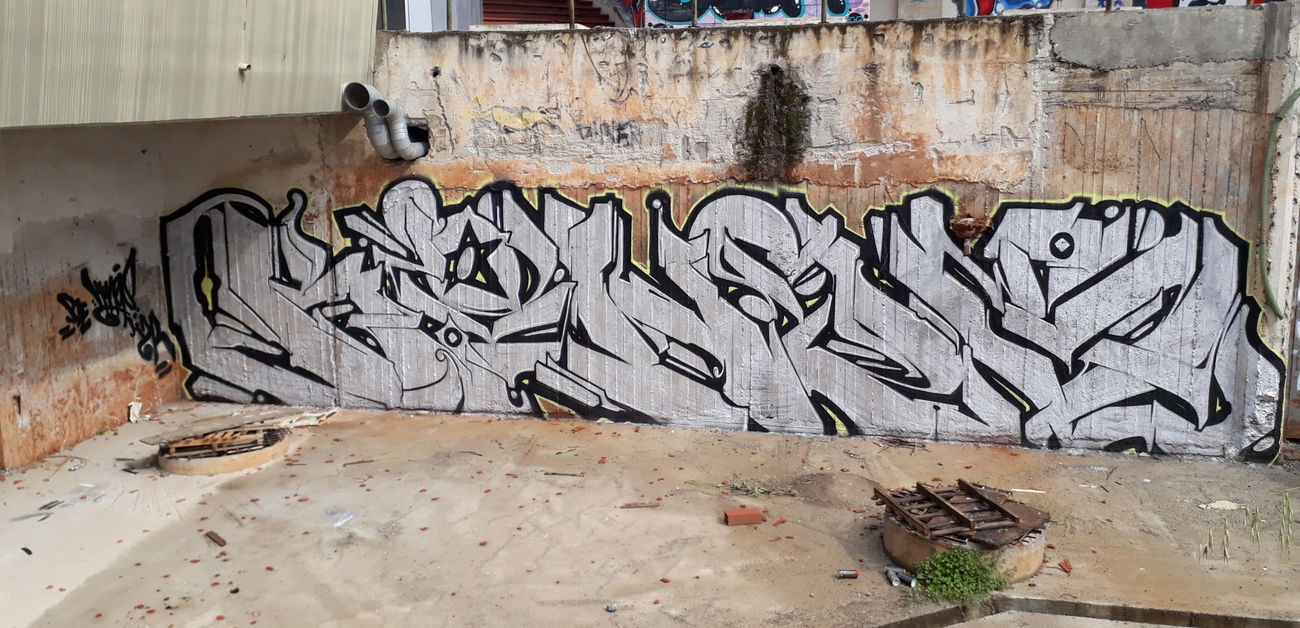 Graffiti Wall in Thessaloniki - Photo by KUNES - kunes, kzr, be