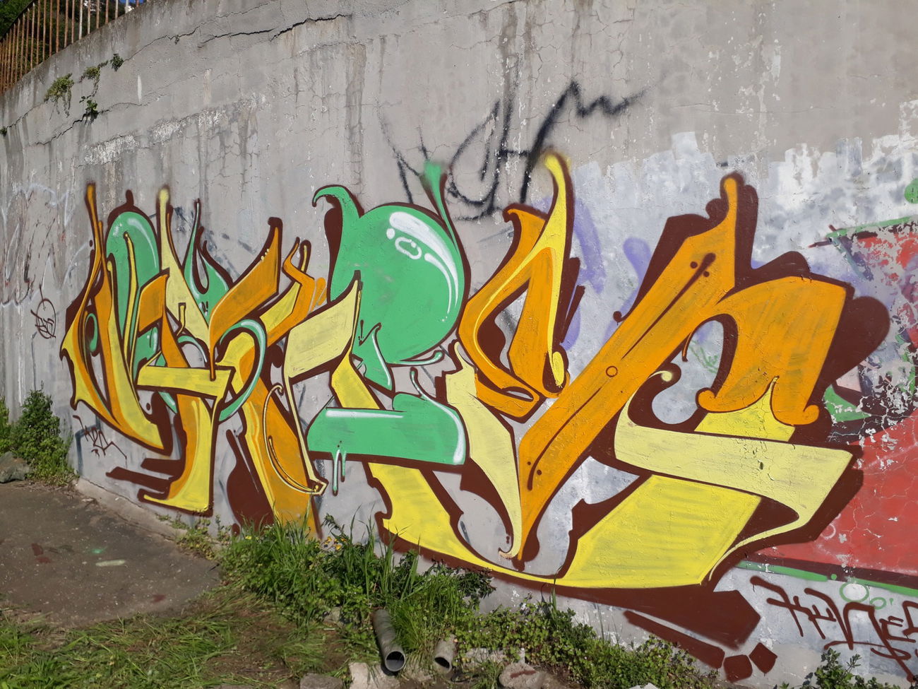 Graffiti Wall in Thessaloniki - Photo by KUNES - kunes, kzr, be