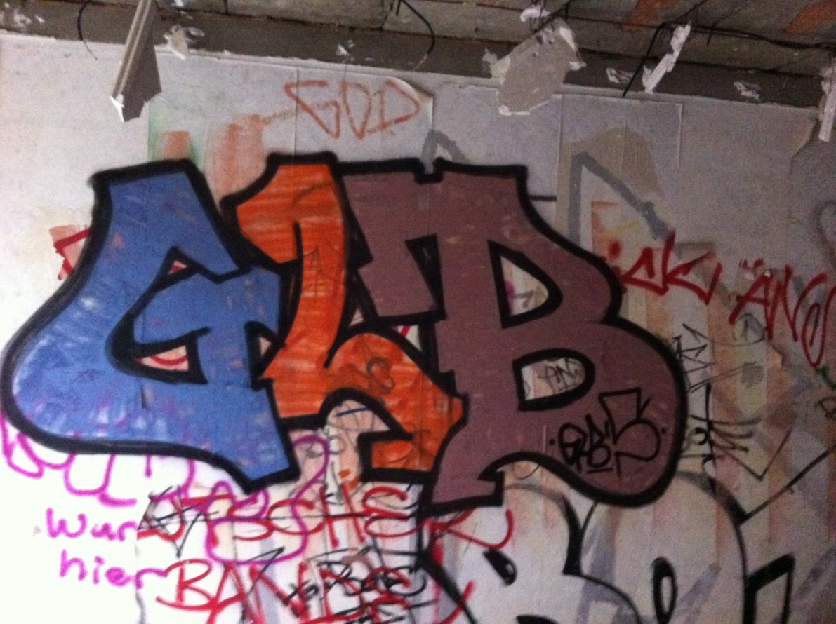 Graffiti Bombing - Photo by KURSONE - glb