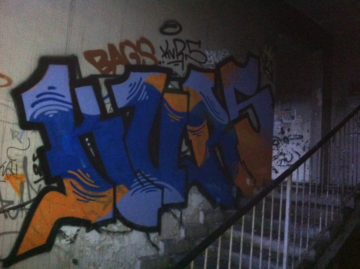 Graffiti Wall - Photo by KURSONE - kurs