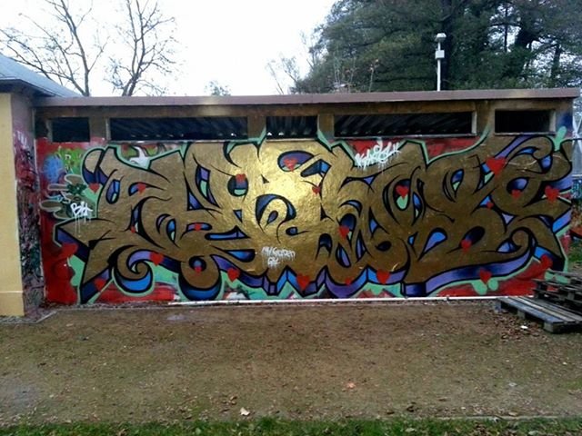 Graffiti Wall - Photo by KYIZ (2013)