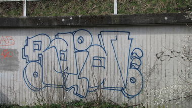 Graffiti Bombing in Oldenburg - Photo by Kaeseraspel - RAID (2013)