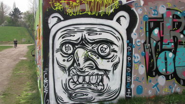 Graffiti Wall in Oldenburg - Photo by Kaeseraspel - Cruel (2014)