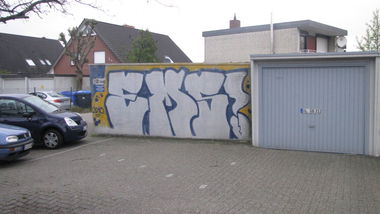 Graffiti Bombing in Oldenburg - Photo by Kaeseraspel - EMS (2010)