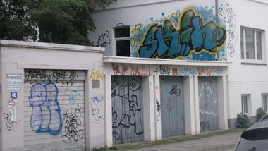 Graffiti Bombing - Photo by Kaeseraspel - PA, Sta, Skin