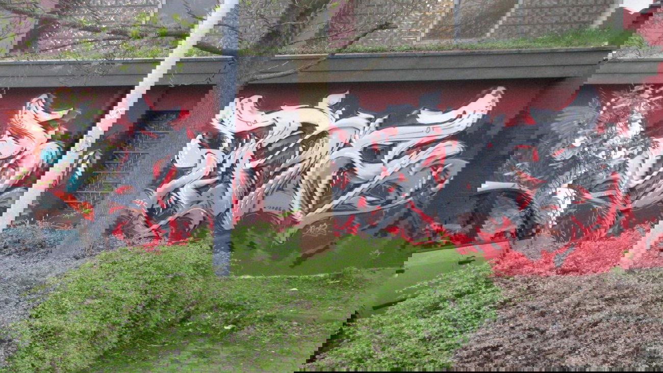 Graffiti Wall in Oldenburg - Photo by Kaeseraspel - Sure