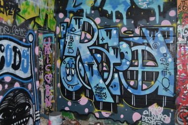 Graffiti Wall in Oldenburg - Photo by Kaeseraspel - Cody, Raid