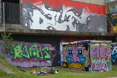 Graffiti Wall in Oldenburg - Photo by Kaeseraspel - Bask, 3st, AmZug (2014)