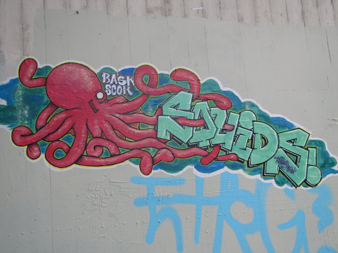 Graffiti Street Art in Oldenburg - Photo by Kaeseraspel - Squids (2014)