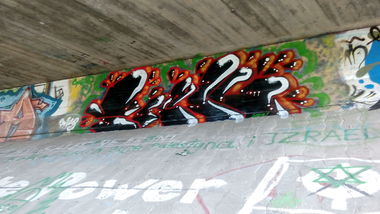 Graffiti Wall - Photo by Kaesu