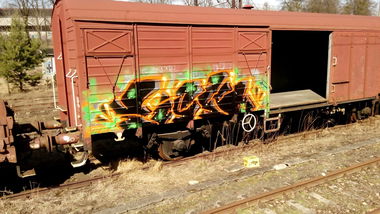 Graffiti Train - Photo by Kaesu - Tick, psm (2015)