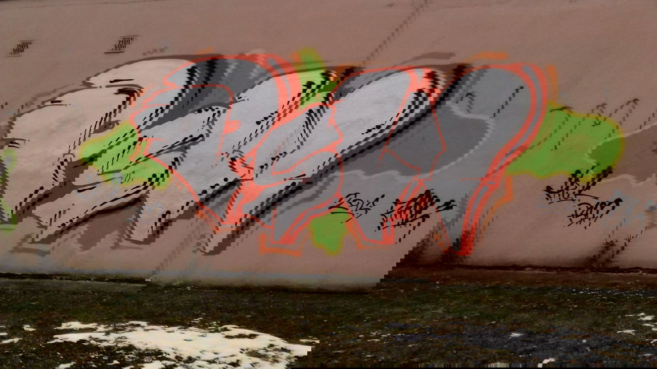 Graffiti Bombing - Photo by Kaesu - Tick, PSM