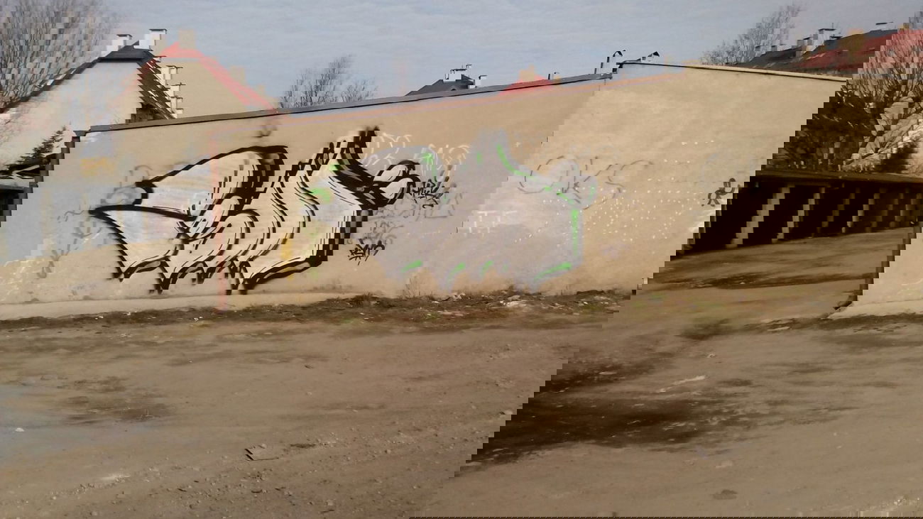 Graffiti Bombing - Photo by Kaesu - Tick, Psm