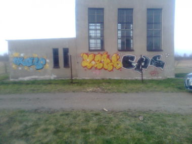 Graffiti Bombing - Photo by KamieCms - meks, roy, cms