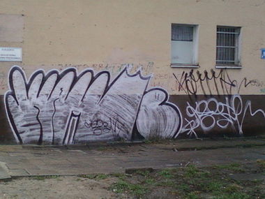 Graffiti Bombing - Photo by KamieCms - kamie