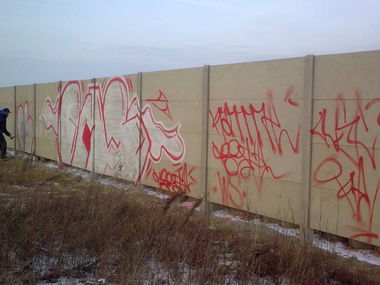 Graffiti Bombing - Photo by KamieCms - cms