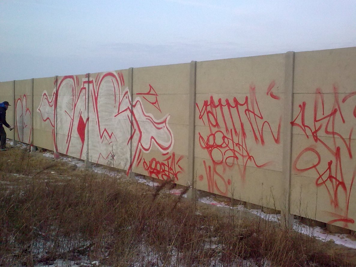 Graffiti Bombing - Photo by KamieCms - cms