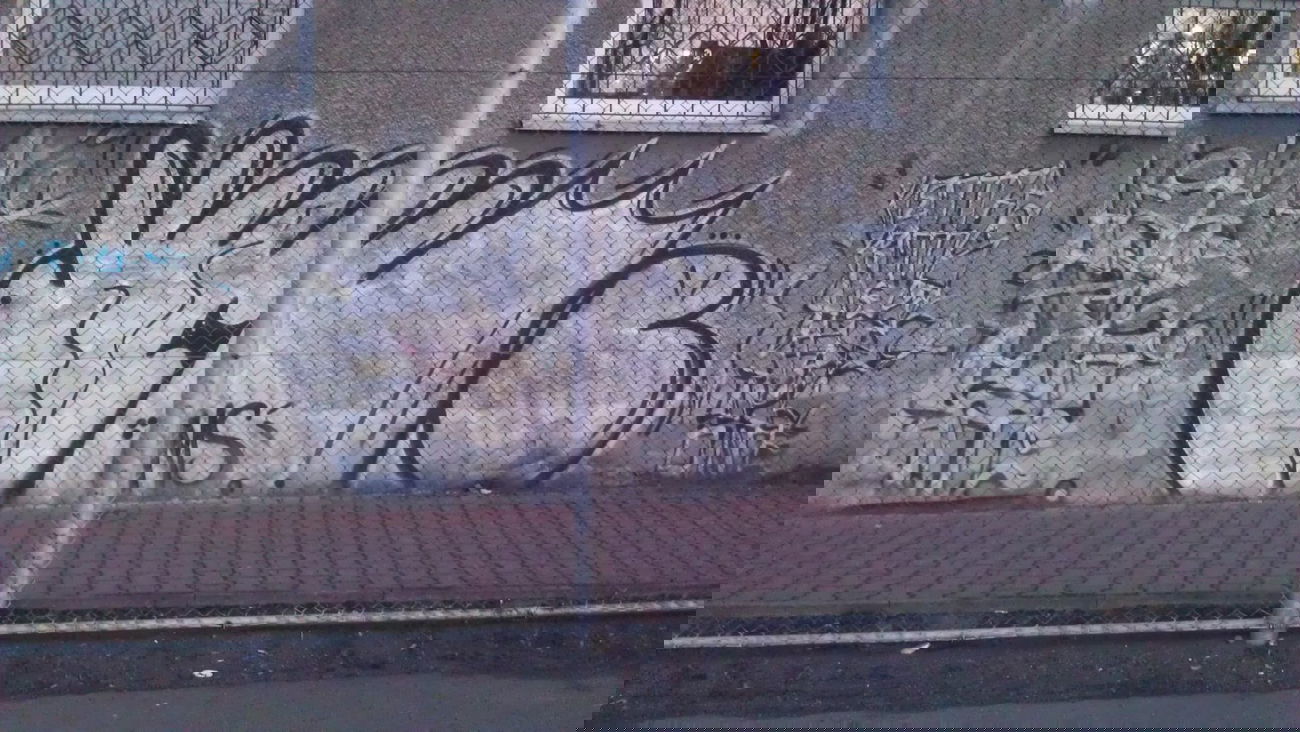 Graffiti Bombing - Photo by KamieCms - kamie, CaMS