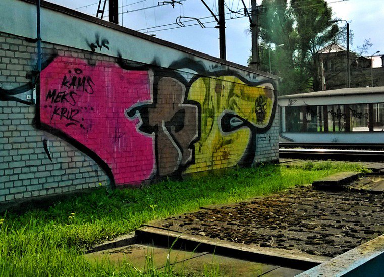 Graffiti Wall - Photo by KamieCms - frc