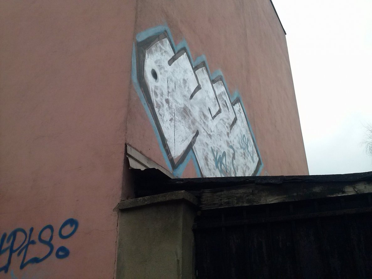 Graffiti Bombing - Photo by KamieCms - ke, cms