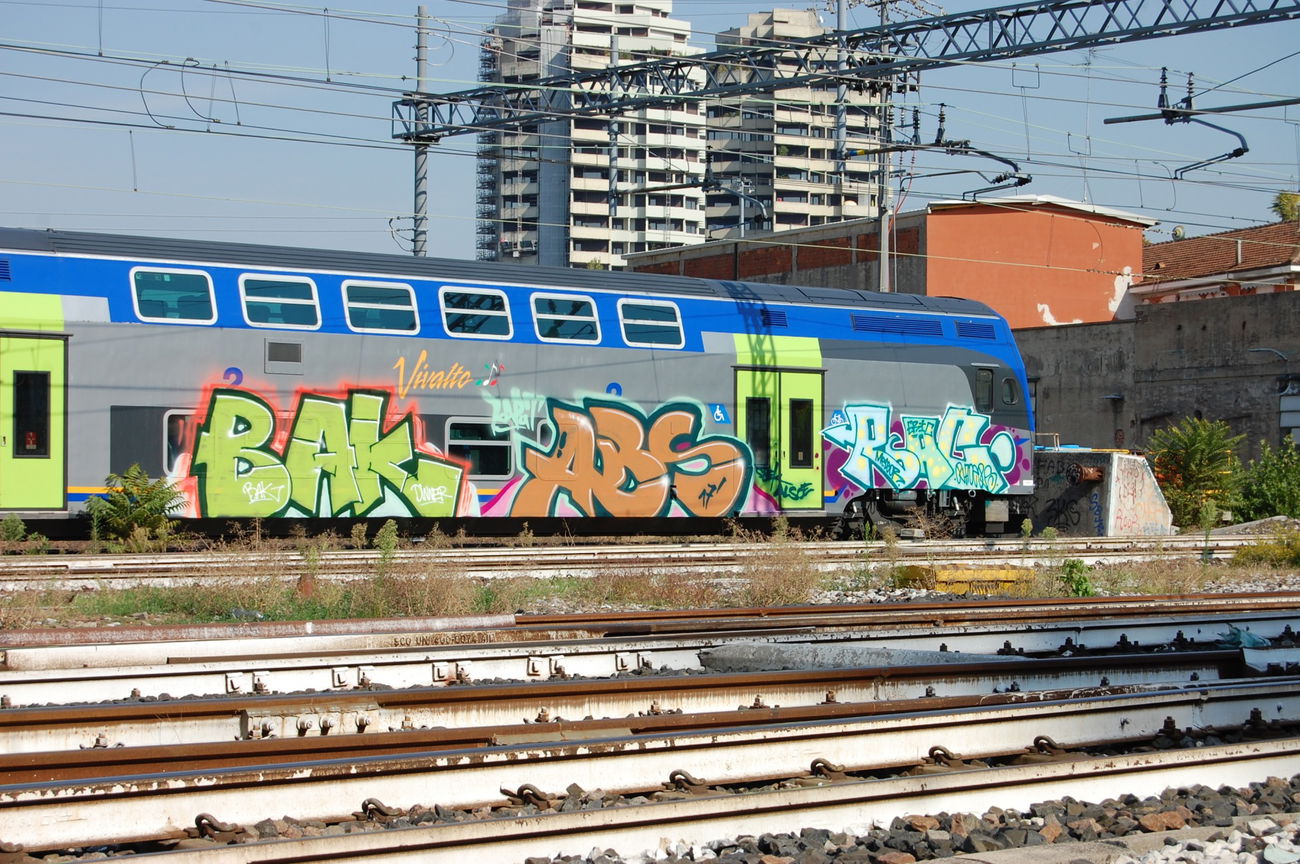 Graffiti Train - Photo by Kaput - bak, abs, rac
