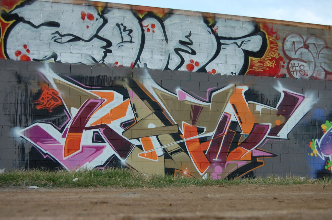 Graffiti Wall - Photo by Kaput - kaputstyle, abscrew, 20ers