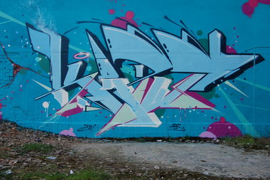 Graffiti Wall - Photo by Kaput - abs, 20ers
