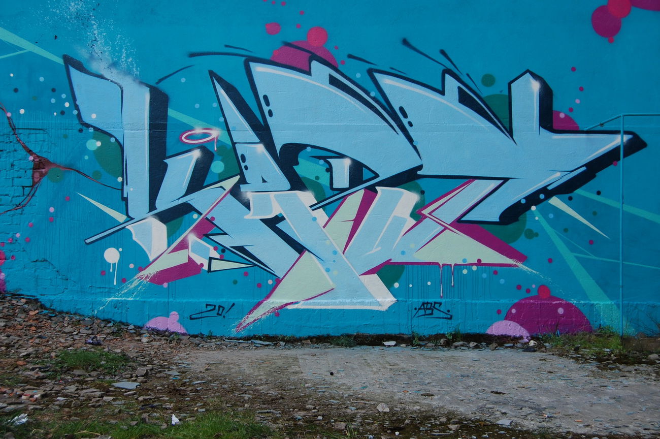 Graffiti Wall - Photo by Kaput - abs, 20ers