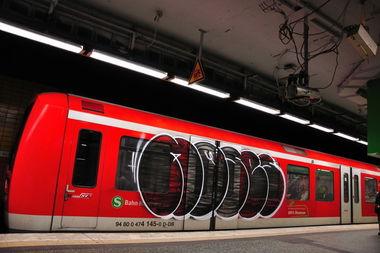 Graffiti Train in Hamburg - Photo by Karlo_Kolambo - Moses, Bk, Dsu (2012)
