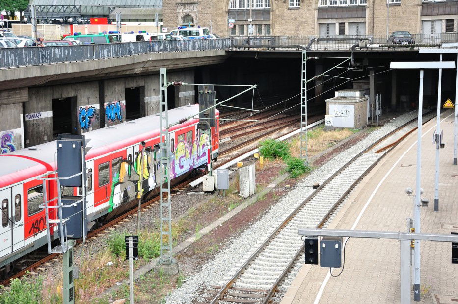 Graffiti Train in Hamburg - Photo by Karlo_Kolambo - gms (2013)