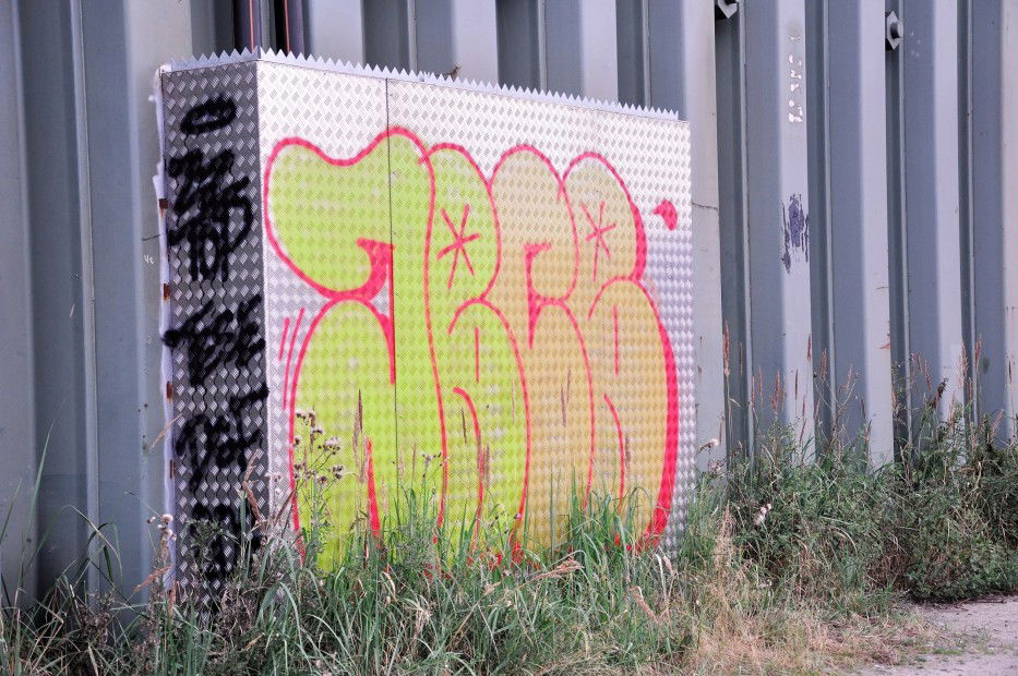 Graffiti Bombing in Hamburg - Photo by Karlo_Kolambo - JBCB