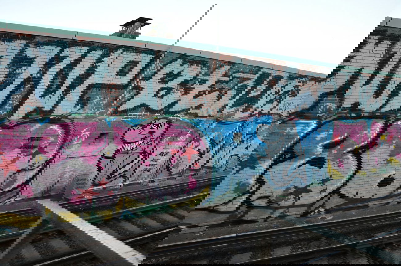 Graffiti Wall - Photo by Karlo_Kolambo - 180, End, Blues (2011)