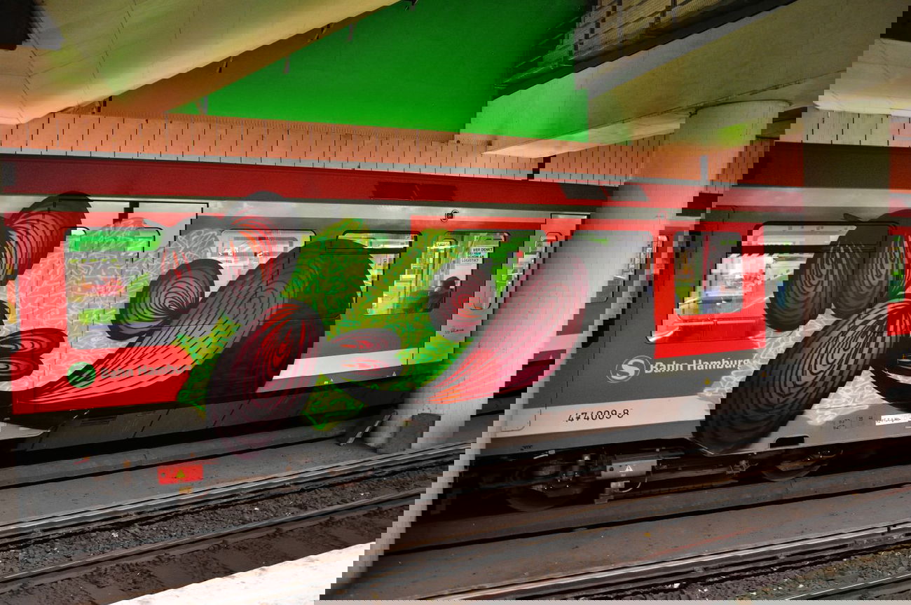 Graffiti Train - Photo by Karlo_Kolambo - Moses, Bk, Dsu (2012)