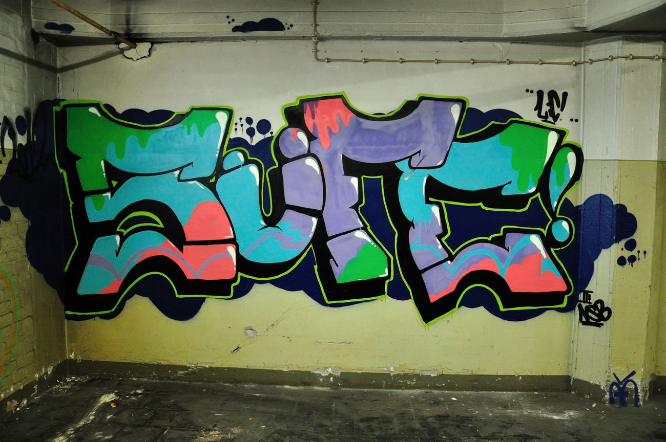 Graffiti Wall - Photo by Karlo_Kolambo - illegallery