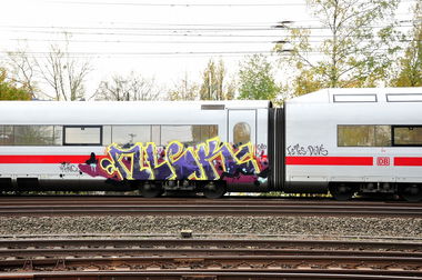 Graffiti Train - Photo by Karlo_Kolambo - tcs