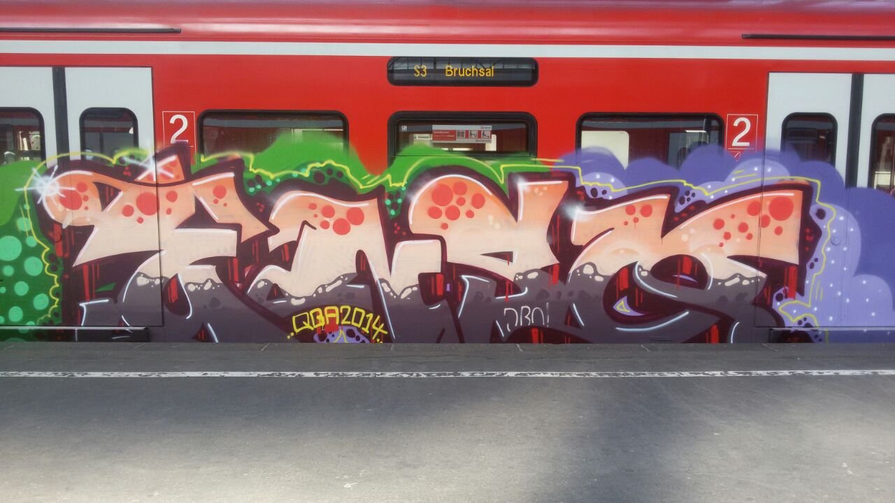 Graffiti Train - Photo by KarlsruhCheckt - enso, enzo, karlsruhe (2014)
