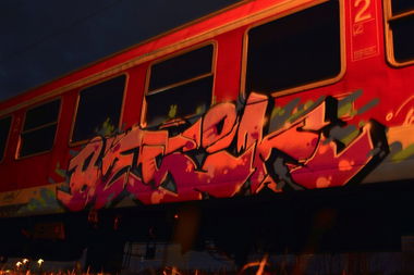 Graffiti Train - Photo by KarlsruhCheckt - besik (20XX)