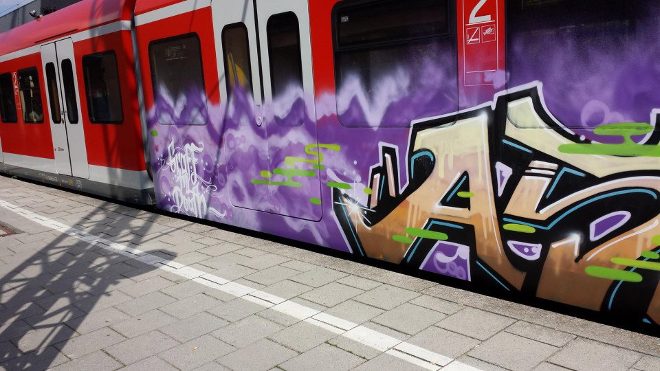 Graffiti Train in München - Photo by Karlstoast - Asc, wk, munich (2013)